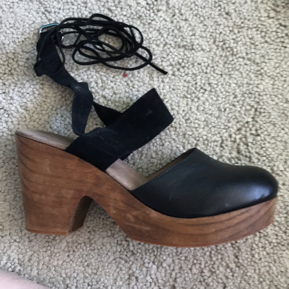 BELMONT LEATHER CLOG FREE PEOPLE (SIZE 41)